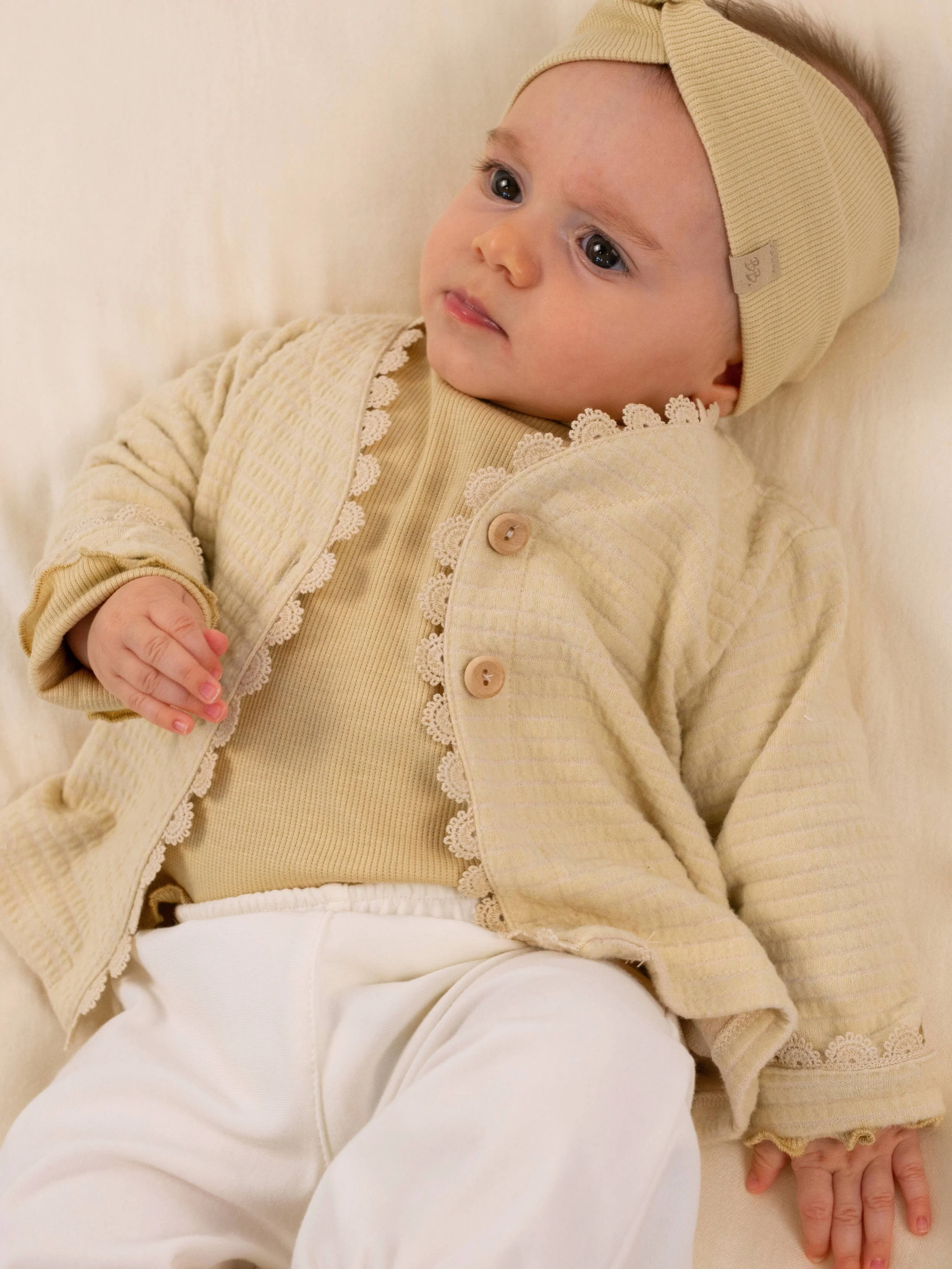 Cardigan bimba volant - ALMOND CREAM 273 - Image 4