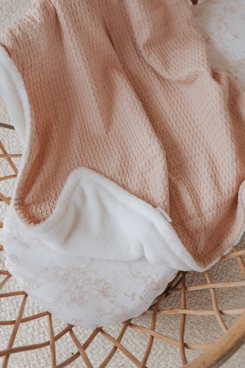 Coperta culla 100X75 Goffrato + Lato Peluche - NEUTRAL PINK 134 - Image 5